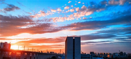 修然叫板麻辣烫