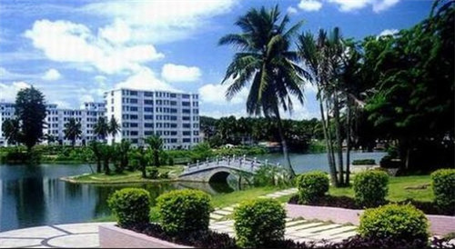 鸿记煌三汁焖锅